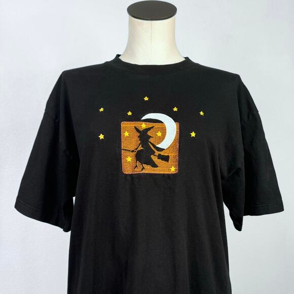 Vintage Tops - Vintage 90s Halloween Witch Embroidered Tee Black Moon Stars T-Shirt Large,